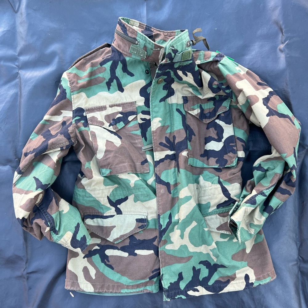 Authentic M-65 Field Jacket Woodland Camo | Medium Regular | Military Issue